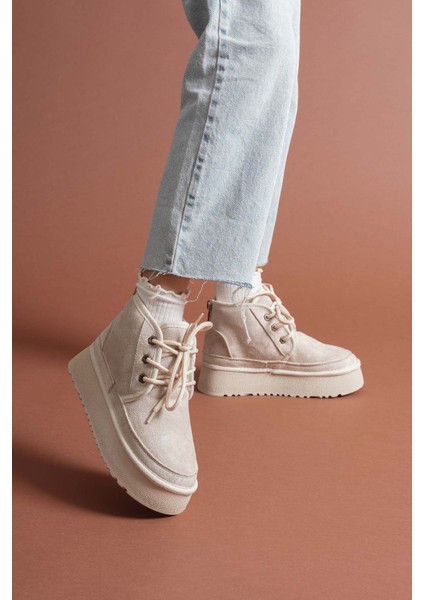 Venessa Kadın Mini Bej Süet Bağcıklı Içi Tüylü Düz Taban Bot fiyatları