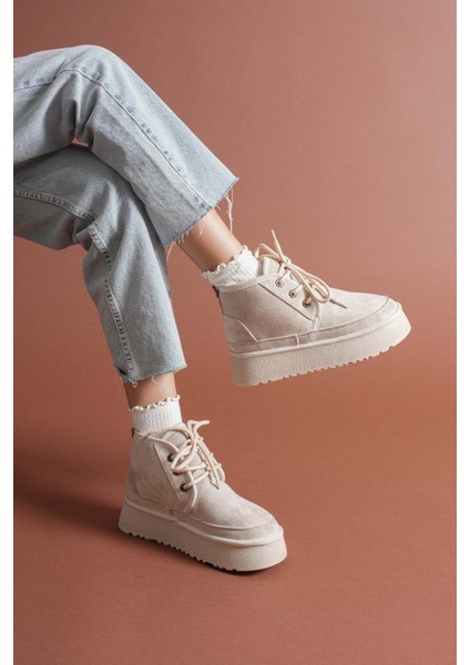 Venessa Kadın Mini Bej Süet Bağcıklı Içi Tüylü Düz Taban Bot modelleri