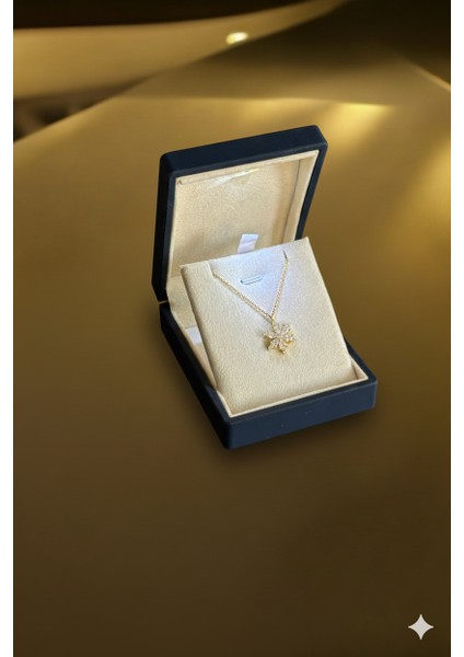 (Premium Işıklı Kutulu) 925 Ayar Gümüş Beyaz Taşlı 18 Ayar Gold Kaplama Lotus Çiçeği Kadın Kolye
