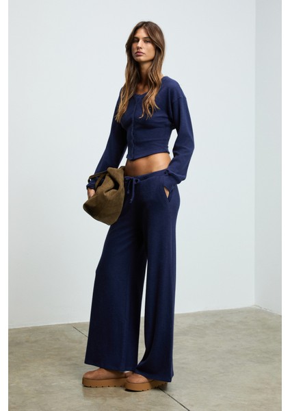 CAISES Kadın Yumuşak Ve Esnek Kumaşlı Geniş Paçalı Lacivert Eşofman Altı
