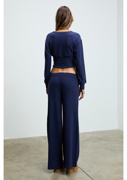 CAISES Kadın Yumuşak Ve Esnek Kumaşlı Geniş Paçalı Lacivert Eşofman Altı indirimleri