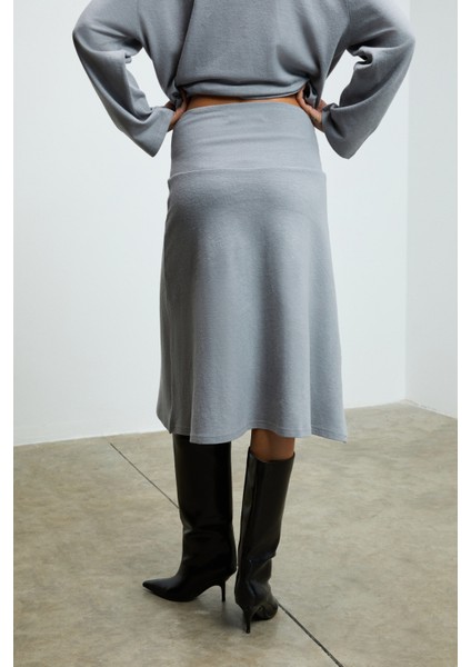 Sertre Kadın Yumuşak ve Esnek Kumaşlı Midi Boy Gri Etek fırsatları