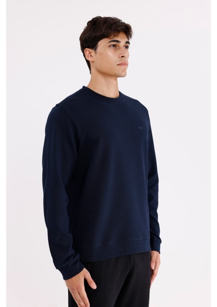 Yatay Dokulu Ottoman Yüzey Tonal Logo Detaylı Bisiklet Yaka Standart Kalıp Sweatshirt fırsatları