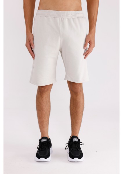 Yumuşak Dokulu Lastikli Bel Yan Cepli Rahat Kalıp Diz Hizası Logo Nakışlı Mevsimlik Şort