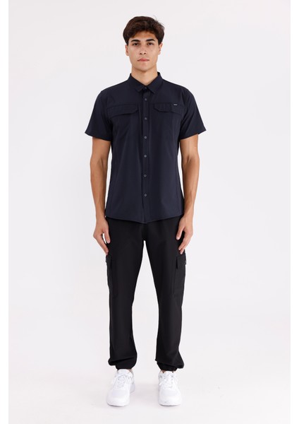 Kısa Kollu Çift Cepli Esnek Kumaş Düğmeli Gömlek