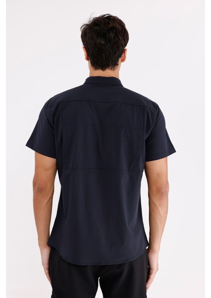 Kısa Kollu Çift Cepli Esnek Kumaş Düğmeli Gömlek modelleri