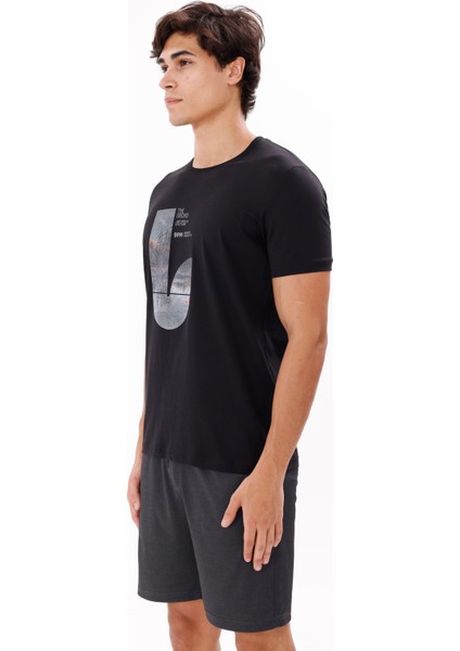 Bisiklet Yaka Büyük Göğüs Baskılı Modern Grafik Detaylı Kısa Kollu Tişört fiyatları