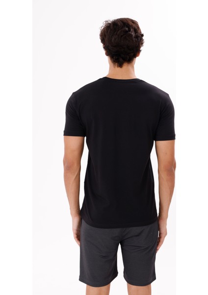 Bisiklet Yaka Büyük Göğüs Baskılı Modern Grafik Detaylı Kısa Kollu Tişört modelleri