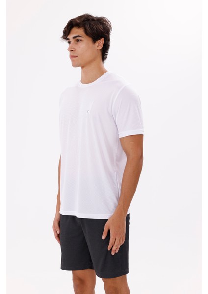 Bisiklet Yaka Nefes Alabilen Jarse Yapılı Rahat Kalıp Kısa Kollu Dikey Göğüs Nakış Detaylı Tişört fiyatları