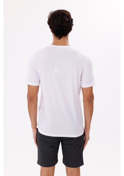 Bisiklet Yaka Nefes Alabilen Jarse Yapılı Rahat Kalıp Kısa Kollu Dikey Göğüs Nakış Detaylı Tişört modelleri