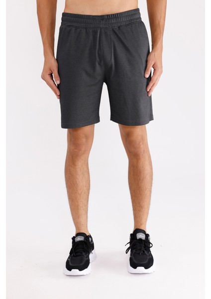 Merserize Dokulu Bel Lastikli Yan Cepli Arka Tek Cepli Diz Hizasına Yakın Rahat Kalıp Spor Şort