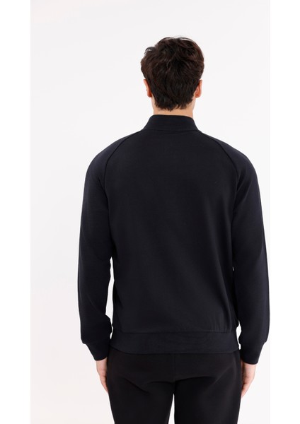 Çizgili Yüzey Efektli Rahat Kesim Yarım Düğmeli Mevsimlik Polo Yaka Tişört modelleri