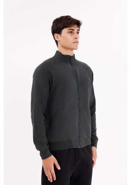 Çizgili Yüzey Efektli Rahat Kesim Yarım Düğmeli Mevsimlik Polo Yaka Tişört fırsatları