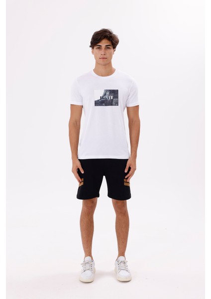 Dikdörtgen Fotoğraf Baskılı Yumuşak Dokulu Bisiklet Yaka Kısa Kollu Rahat Kesim Tişört