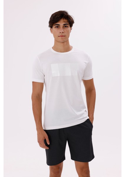 Bisiklet Yaka Ön Baskı Detaylı Yumuşak Tutuşlu Rahat Kalıp Mevsimlik Kısa Kollu Tişört indirimleri