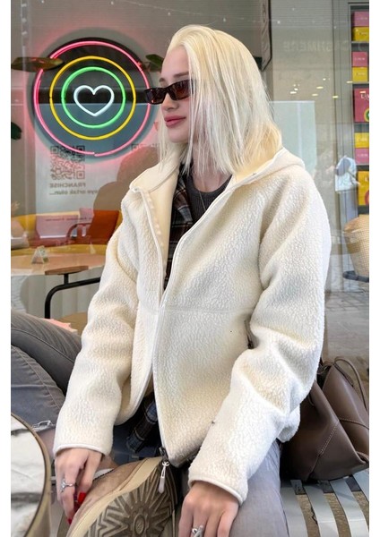 Bej Fermuarlı Kapüşonlu Polar Kadın Ceket MG2569