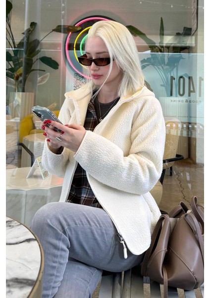 Bej Fermuarlı Kapüşonlu Polar Kadın Ceket MG2569 modelleri