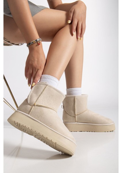 Mini Cırtcırtlı Bej Süet Yarım Bot Içi Tüylü Düz Taban Kadın Ayakkabı