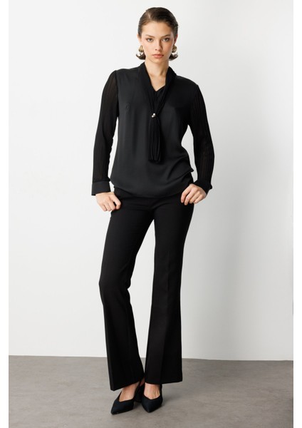 Kadın Yakası Fularlı Broş Detaylı Bluz 3021 Siyah modelleri