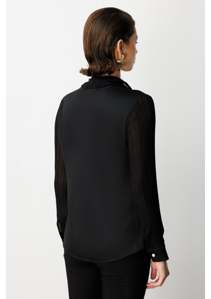 Kadın Yakası Fularlı Broş Detaylı Bluz 3021 Siyah fırsatları