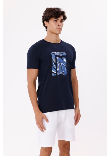 Geometrik Dalga Desenli Ön Baskı Detaylı Bisiklet Yaka Rahat Kalıp Kısa Kollu Tişört fırsatları