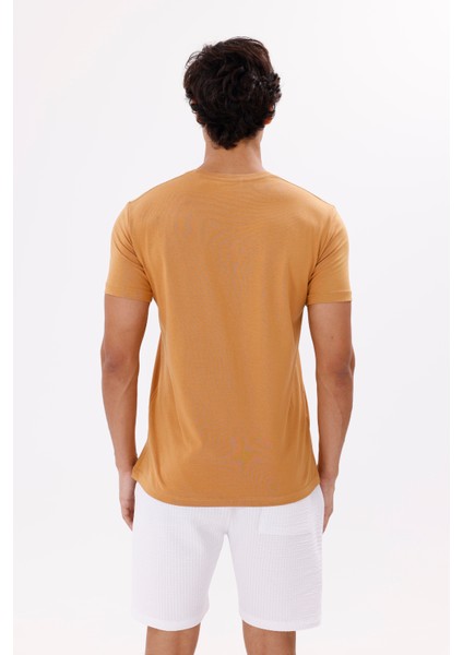 Geometrik Dalga Desenli Ön Baskı Detaylı Bisiklet Yaka Rahat Kalıp Kısa Kollu Tişört modelleri