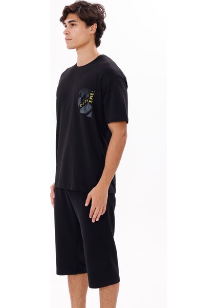 Bisiklet Yaka Rahat Kalıp Yumuşak Tutuşlu Ön Baskı Detaylı Kısa Kollu Tişört fiyatları