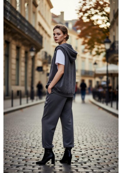 Kadın Büyük Beden Kapüşonlu Pul Payet Taş Işlemeli Lazer Kesim Fermuarlı Cepli %100 Pamuk Yelek