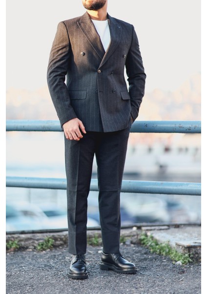 Ince Çizgi Detaylı Kruvaze Ceket