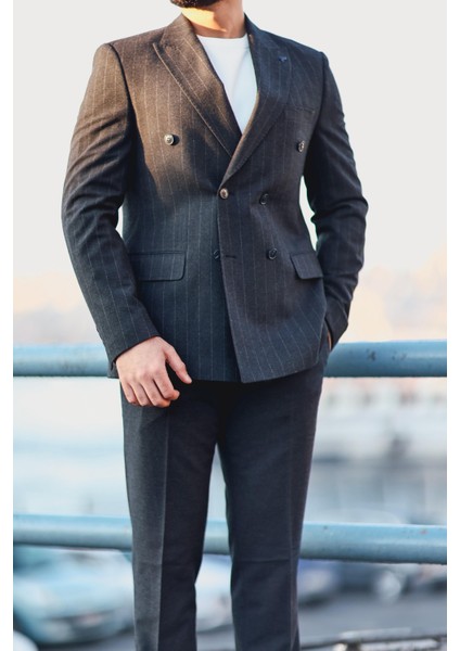 Ince Çizgi Detaylı Kruvaze Ceket modelleri