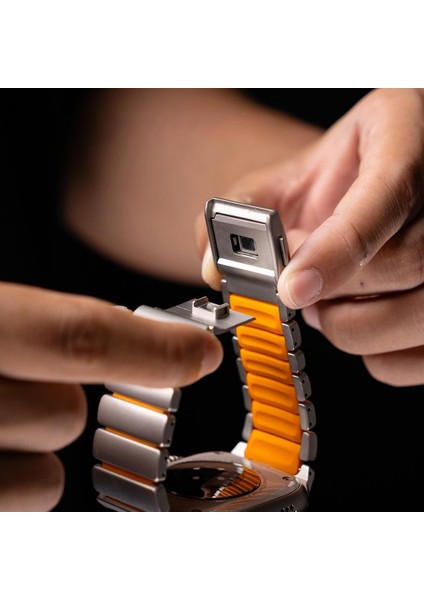 Apple Watch Ultra 2 3 49 mm Uyumlu Titanyum Kordon Silikon Iç Yüzey Hafif Premium Kayış indirimleri