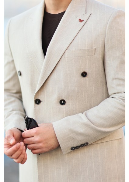 Ince Çizgi Detaylı Kruvaze Ceket fırsatları