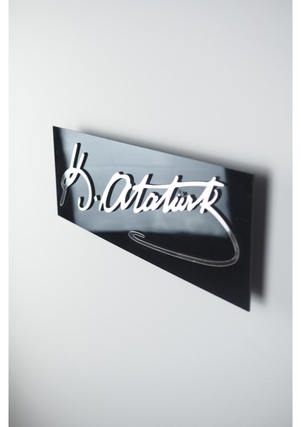 Atatürk Imza Pleksi Duvar Dekoru – 3D Gümüş Aynalı – 4 cm Yükseltilmiş Montaj – Vida & Dübel Dahil fiyatları