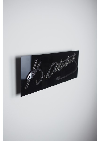 Atatürk Imza Pleksi Duvar Dekoru – 3D Gümüş Aynalı – 4 cm Yükseltilmiş Montaj – Vida & Dübel Dahil modelleri