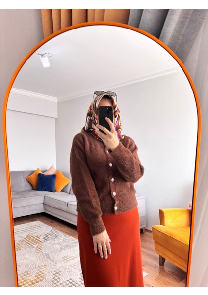 Yumoş Taş Düğmeli Hırka