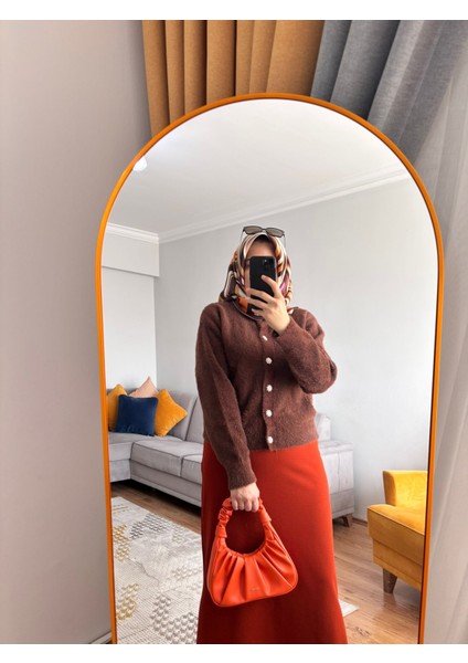 Yumoş Taş Düğmeli Hırka fırsatları