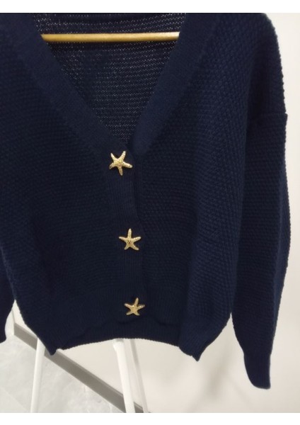 Kadın Yıldız Düğmeli Triko Hırka fırsatları