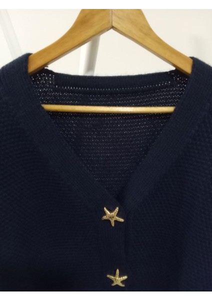 Kadın Yıldız Düğmeli Triko Hırka indirimleri