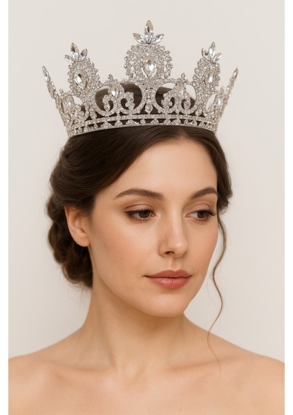 Elmas Görünümlü Kristal Işlemeli Gümüş Kaplamalı Gelin Tacı – Zarif Kraliçe Taç Modeli fiyatları