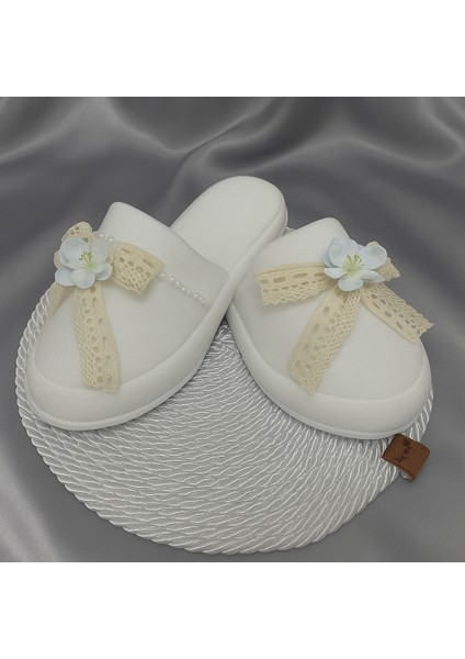 Tasarım Lohusa Seti Mavi Yapay Çiçekli Dantel Detaylı Taç Terlik Seti