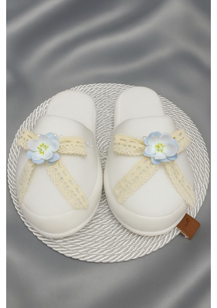 Tasarım Lohusa Seti Mavi Yapay Çiçekli Dantel Detaylı Taç Terlik Seti modelleri