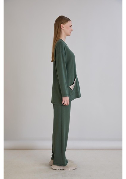 Kadın Cepleri Deri Garnili Baskılı Haki Eşofman Takımı modelleri