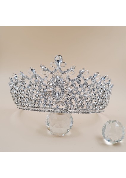 Lüks Yoğun Kristal Taşlı Gelin Tacı – Parlak Çiçek Motifli Kraliçe Modeli fiyatları