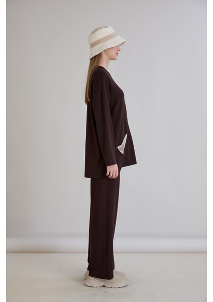 Kadın Cepleri Deri Garnili Baskılı Kahverengi Eşofman Takımı modelleri