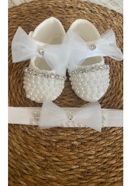 Beyaz Fiyonklu Bebek Patik ve Bandana Seti