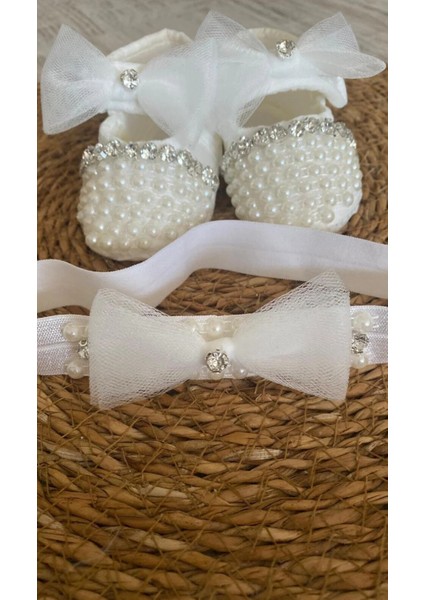 Beyaz Fiyonklu Bebek Patik ve Bandana Seti fiyatları