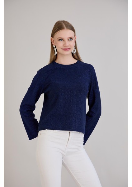 Günlük Kullanıma Uygun Geniş Yaka Regular Kalıp Simli Triko Indigo fırsatları