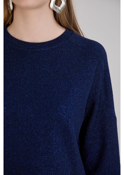 Günlük Kullanıma Uygun Geniş Yaka Regular Kalıp Simli Triko Indigo