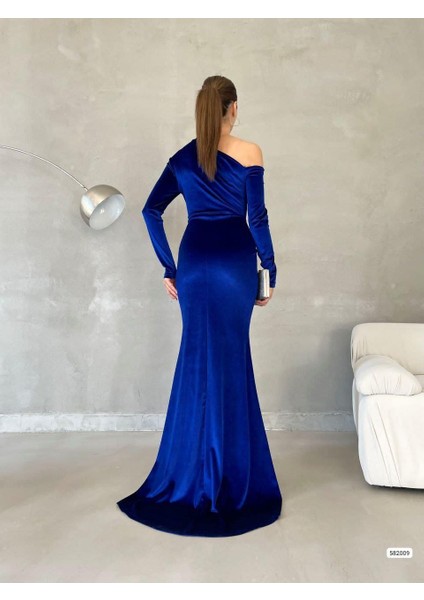 Omzu Açık Maxi Boy Kadife Kumaş Abiye Elbise Saks 582009 indirimleri