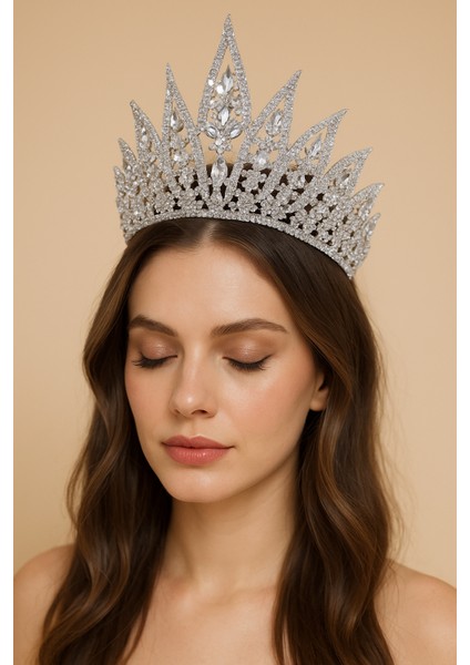 Lüks Alev Formlu Kristal Gelin Gümüş Kaplamalı Tacı – Işıltılı Kraliçe Modeli fiyatları